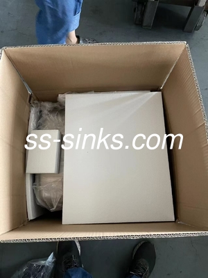 0.7mm مصقول Undermount حوض مطبخ من الفولاذ المقاوم للصدأ 60 * 43 سم