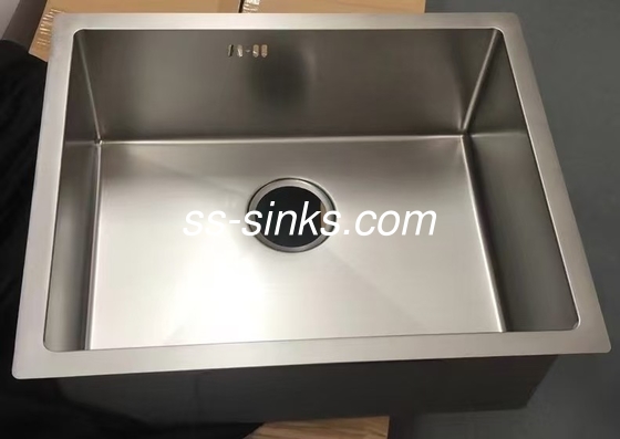 تحت الصخرة المصنوعة يدويا حوض مزدوج 220mm عمق وعاء والتركيب المريح